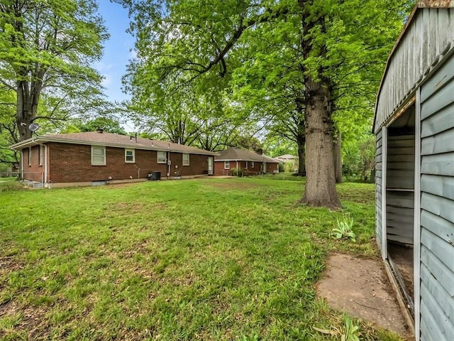3717 S Hocker St, Independence, MO 64055 - view of grassy yard