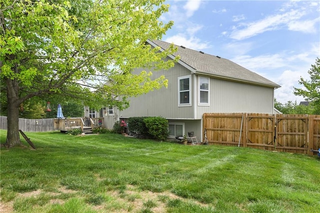 407 Maple Ct, Lansing, KS 66043 - view of yard featuring a deck