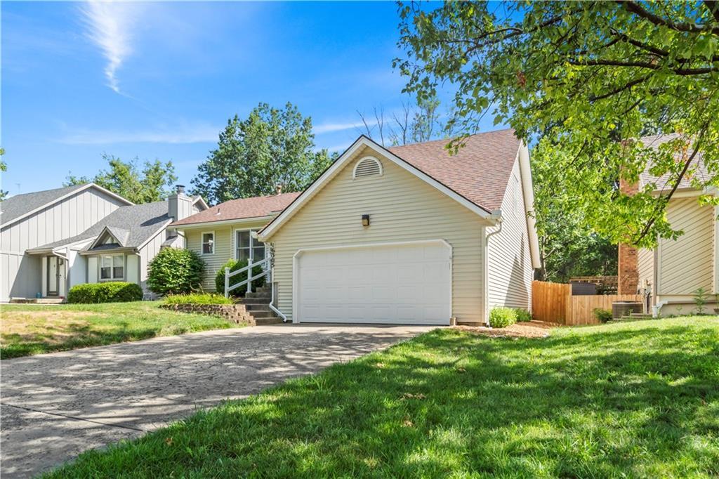 16305 W 126th Ter, Olathe, KS 66062 - photo 1