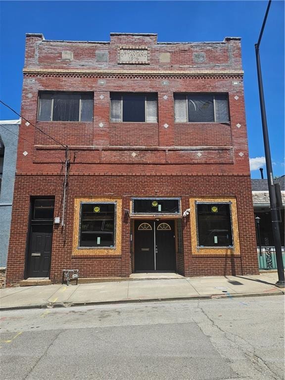 1038 E 5th St, Kansas City, MO 64106 - photo 1