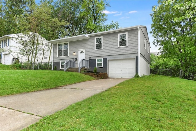 818 N Wigwam Trl, Independence, MO 64056 - bi-level home featuring driveway and a garage