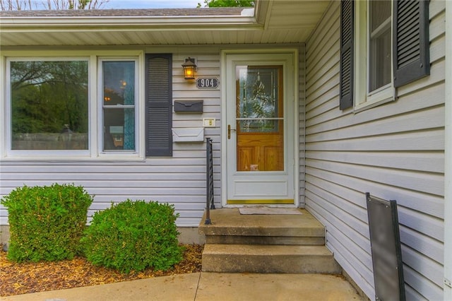 904 Leone Ave, Sedalia, MO 65301 - entrance to property