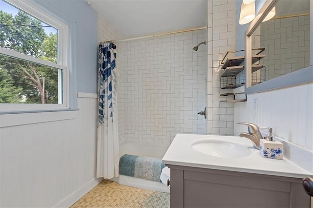 733 S Chestnut St, Olathe, KS 66061 - full bath with vanity, shower / tub combo, and tile patterned floors