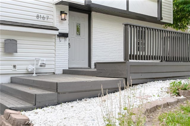 8167 NE 50th St, Kansas City, MO 64119 - property entrance
