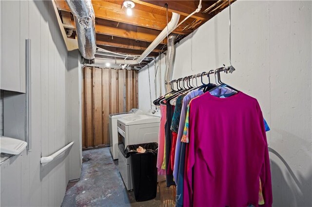 8315 Laurel Ave, Raytown, MO 64138 - laundry area featuring separate washer and dryer
