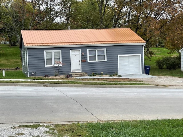 102 S Washington Ave, Knob Noster, MO 65336 - photo 1