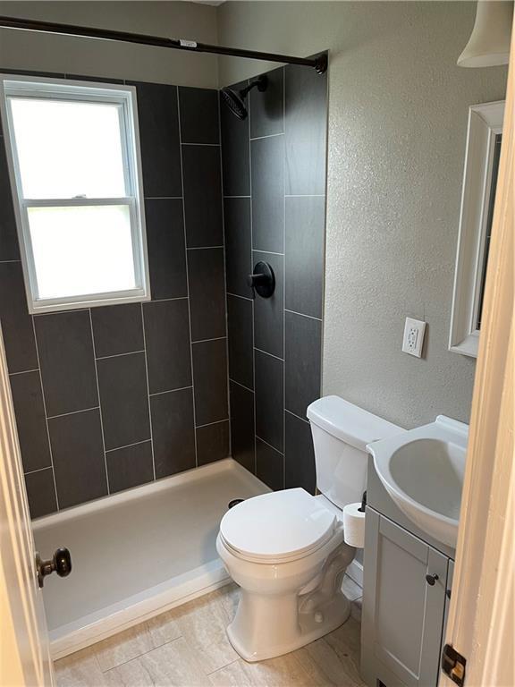 102 S Washington Ave, Knob Noster, MO 65336 - photo 5