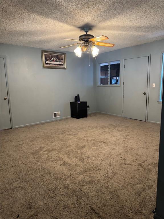 10501 Oakland Ave, Kansas City, MO 64134 - photo 9