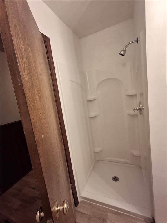 10501 Oakland Ave, Kansas City, MO 64134 - photo 23