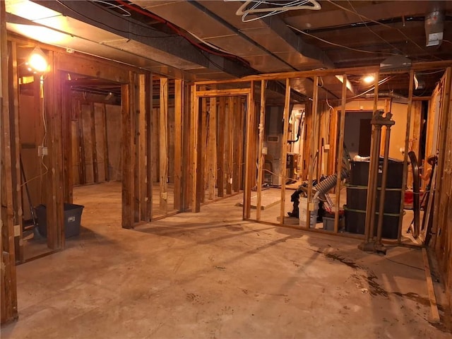 10501 Oakland Ave, Kansas City, MO 64134 - photo 26
