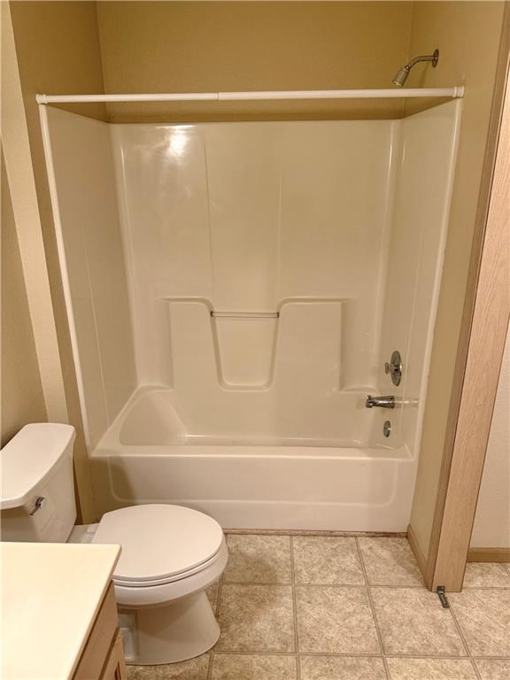 723 SE 14th St, Lees Summit, MO 64081 - photo 18