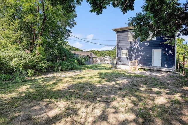 4937 Highland Ave, Kansas City, MO 64110 - view of grassy yard