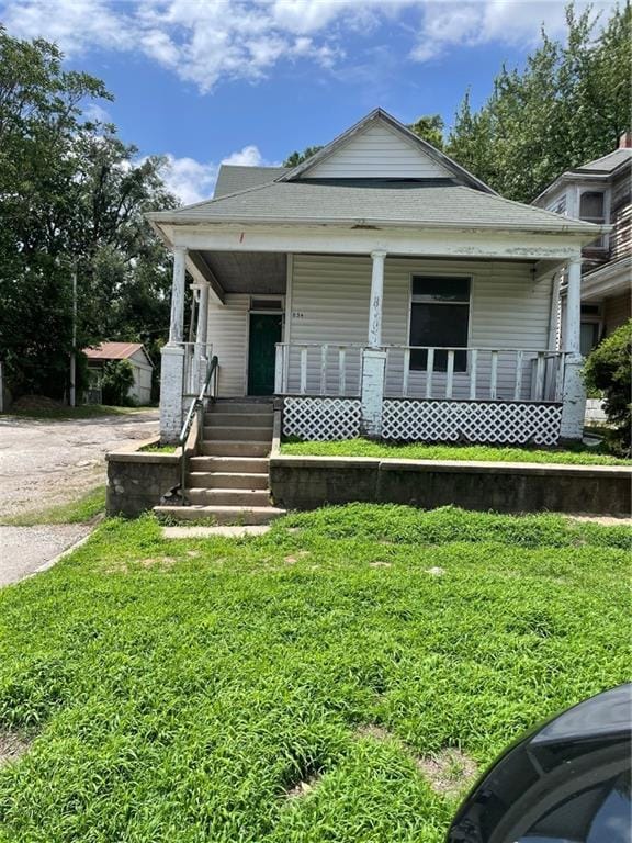 834 S 18th St, Saint Joseph, MO 64507 - photo 2
