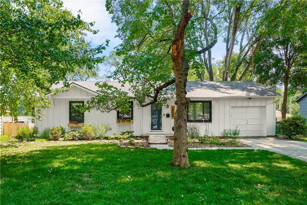 10609 W 88th Ter, Overland Park, KS 66214 - photo 1