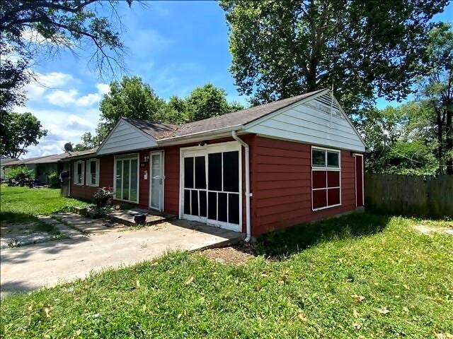4738 Norton Cir, Kansas City, MO 64128 - back of house