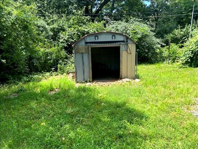 4738 Norton Cir, Kansas City, MO 64128 - view of shed