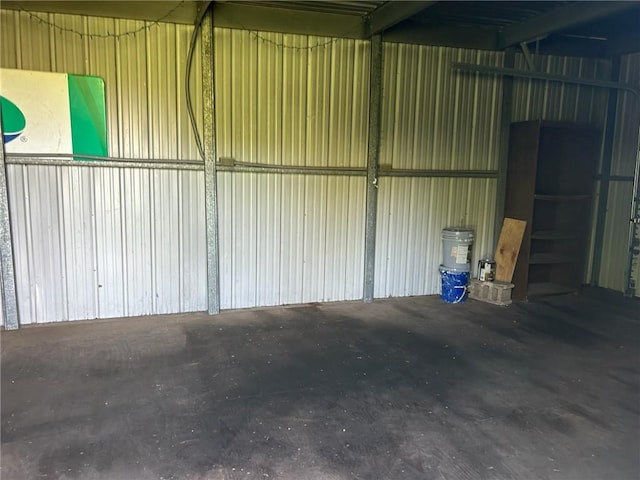 895 Cloud Rd, Salina, KS 67436 - view of garage