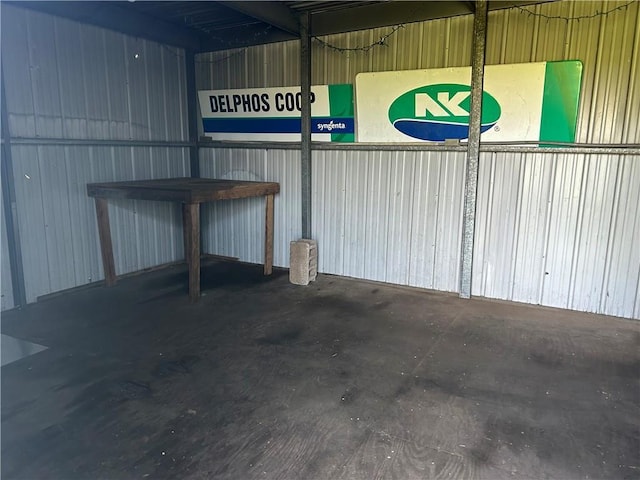 895 Cloud Rd, Salina, KS 67436 - view of garage