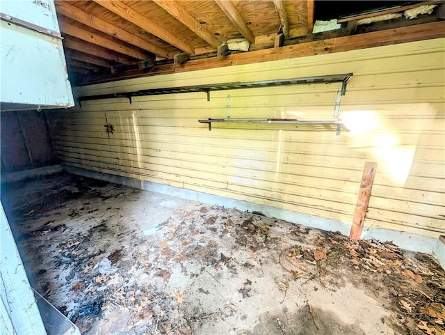 710 E Vine St, Iola, KS 66749 - view of garage