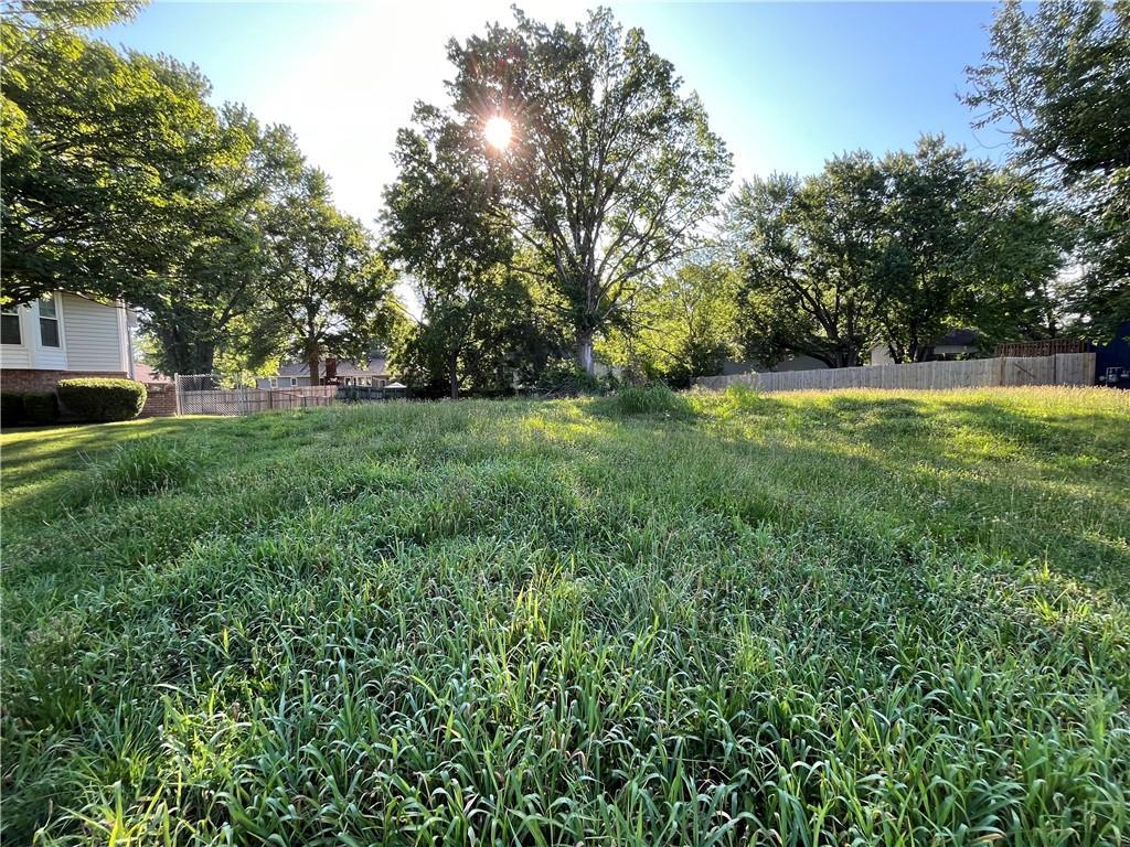 7411 Englewood Ln, Raytown, MO 64133 - photo 2
