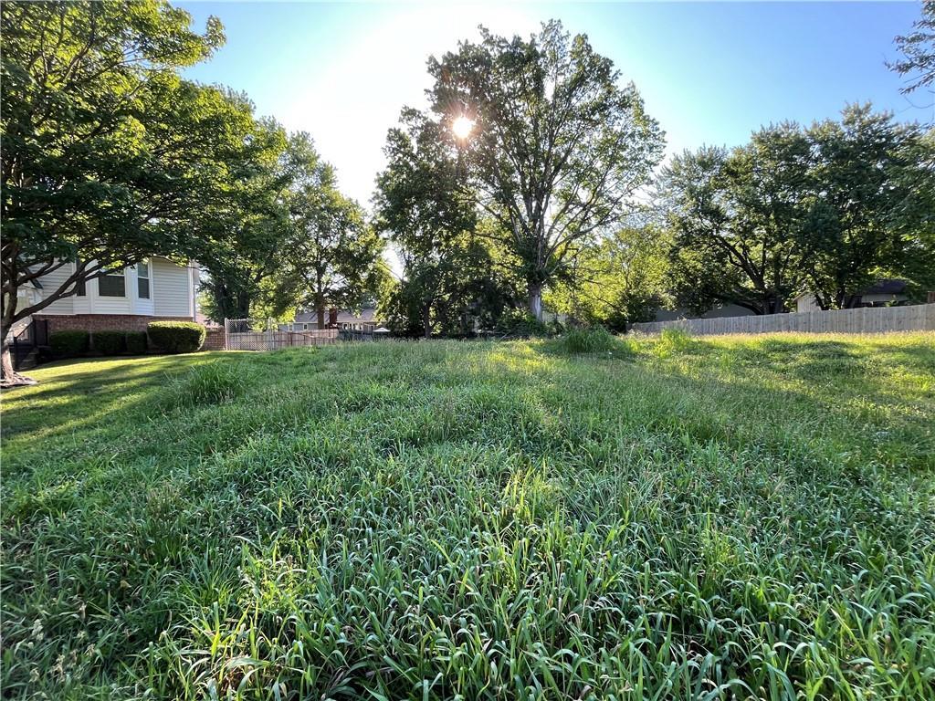 7411 Englewood Ln, Raytown, MO 64133 - photo 3