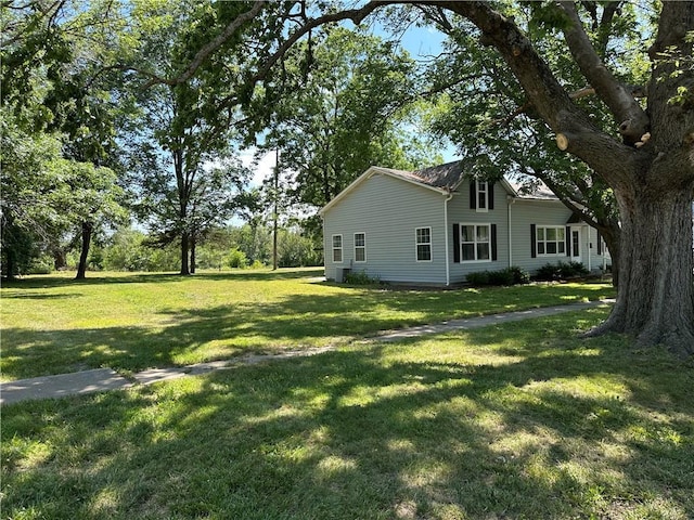 131 E Warren St, Gardner, KS 66030 - view of green lawn