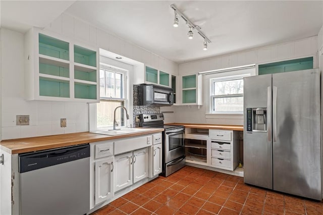 4603 Bell St, Kansas City, MO 64112 - photo 12