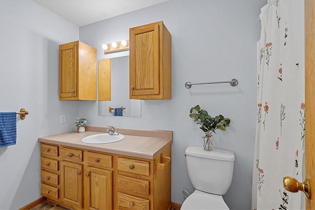 1701 S Maple St, Ottawa, KS 66067 - bathroom with vanity and curtained shower