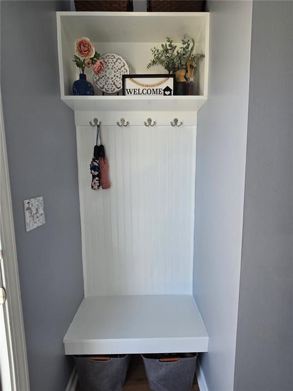 11681 S Roundtree St, Olathe, KS 66061 - mudroom with baseboards