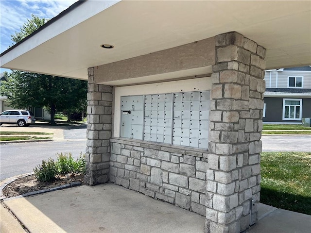 11681 S Roundtree St, Olathe, KS 66061 - view of home's community with mail area