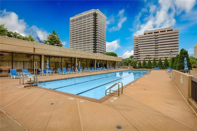 2510 Grand Blvd Unit 2502-03, Kansas City, MO 64108 - community pool featuring a patio area