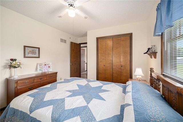 21830 155th St, Basehor, KS 66007 - bedroom with a closet and ceiling fan
