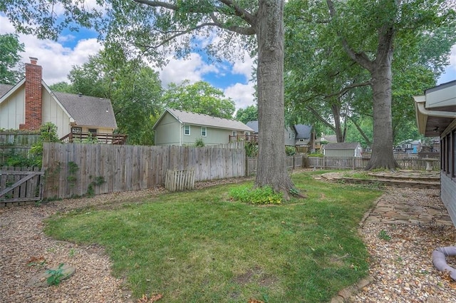 16327 W Locust St, Olathe, KS 66062 - view of yard