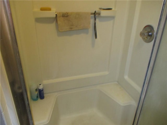 8265 Gleason Rd, Lenexa, KS 66227 - full bath with a shower