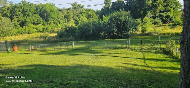 4501 E 105th St, Kansas City, MO 64137 - view of yard with a view of rural / pastoral area