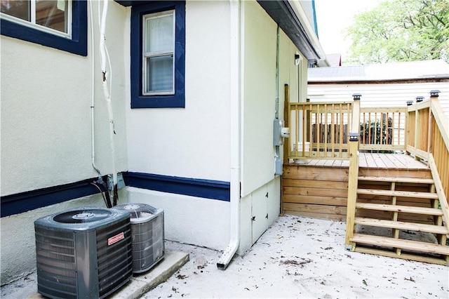 3635 Wabash Ave, Kansas City, MO 64109 - wooden deck with stairs