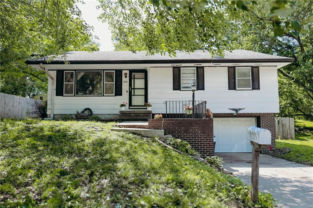 408 Payne Ter, Saint Joseph, MO 64506 - photo 1