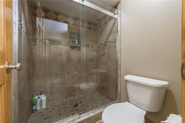 4902 Corinth Dr, Saint Joseph, MO 64506 - full bathroom featuring toilet and a shower stall