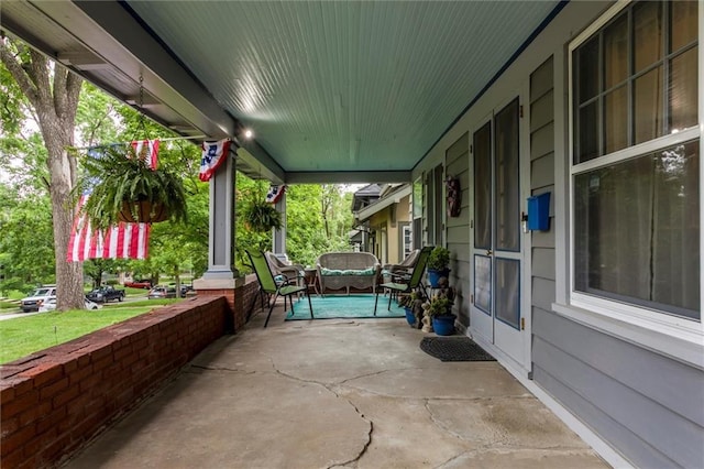 6033 Central St, Kansas City, MO 64113 - view of patio / terrace