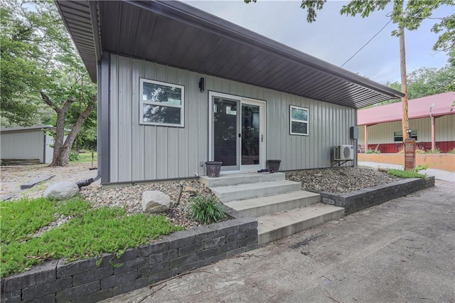 792 195th St, Fort Scott, KS 66701 - entrance to property featuring board and batten siding