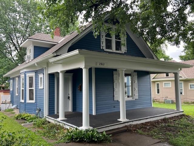 2912 Felix St, Saint Joseph, MO 64501 - photo 1