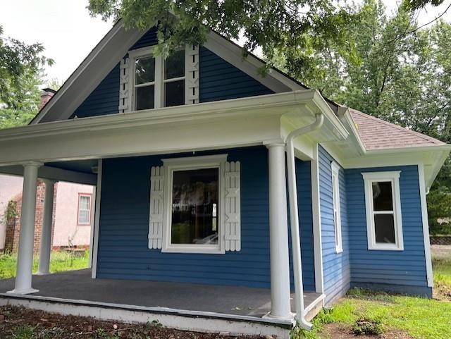 2912 Felix St, Saint Joseph, MO 64501 - photo 2