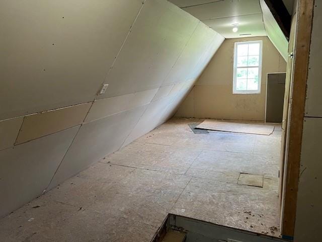 1120 S 20th St, Saint Joseph, MO 64507 - bonus room featuring vaulted ceiling