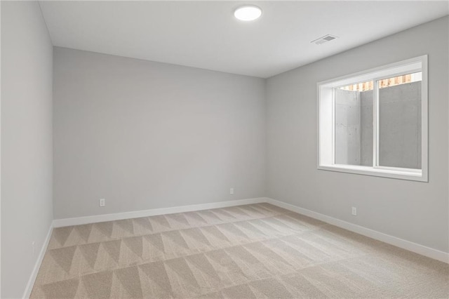 8164 Roundtree St, Lenexa, KS 66220 - unfurnished room with light colored carpet and baseboards