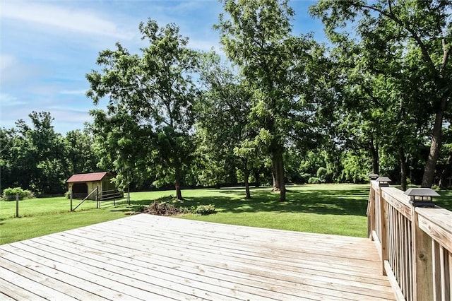 1401 E Mechanic Ave, Independence, MO 64050 - deck featuring a yard, view of scattered trees, and an outdoor structure
