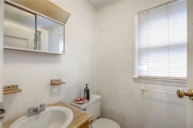 8519 Woodland Ave, Kansas City, MO 64131 - half bathroom featuring ornamental molding and vanity