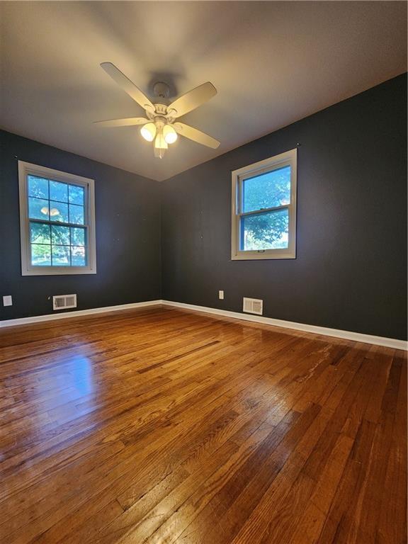 6406 N Walrond Ave, Gladstone, MO 64119 - photo 8