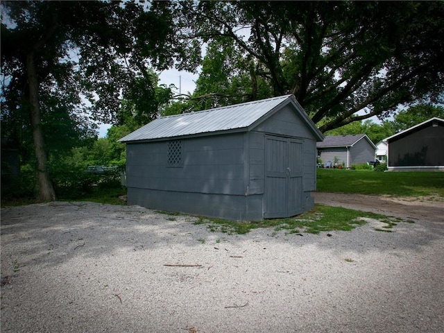715 N Warren St, Warrensburg, MO 64093 - view of shed