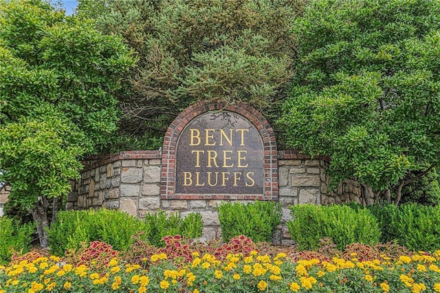 807 NW Bent Tree Dr, Lees Summit, MO 64081 - view of community / neighborhood sign