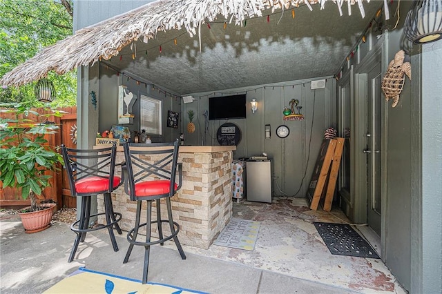 807 NW Bent Tree Dr, Lees Summit, MO 64081 - view of indoor dry bar
